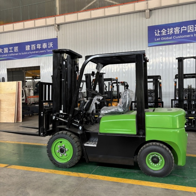 Lagertruck Pris Tavol Green Color 3T Dieseltruck 