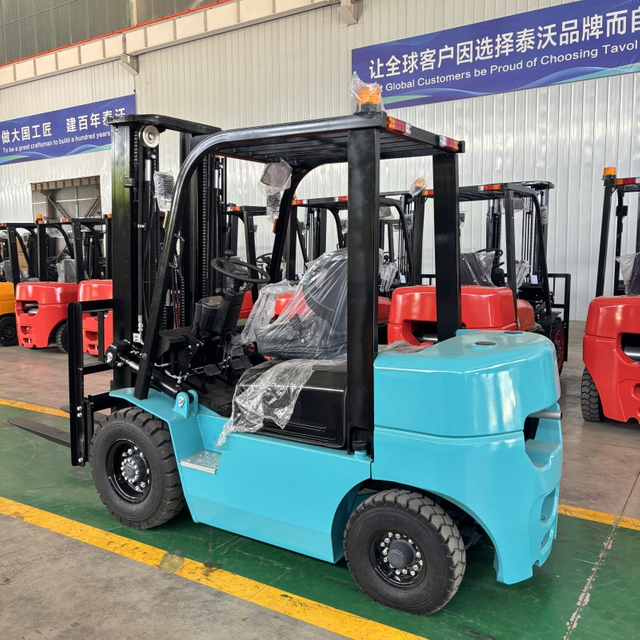 Praghas Tr&aacute;dst&oacute;rais Dath Gorm Tavol 2.5Ton Forklift Diesel