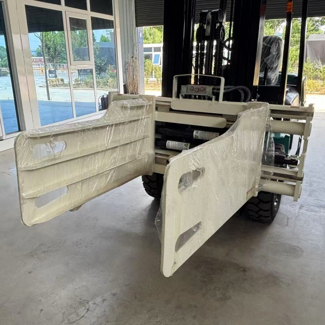 Stivuitor de depozit Pret Stivuitor diesel de 2,5 tone cu clema de balot