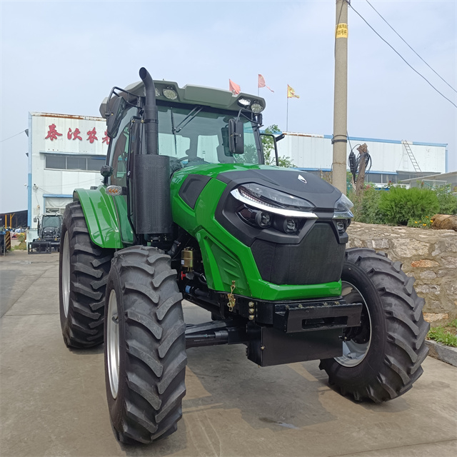 Visokokvalitetni poljoprivredni traktor s 4 kotača Tavol od 150 KS