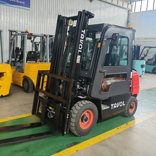 Pret depozit 2,5 tone Stivuitor diesel cu cabina