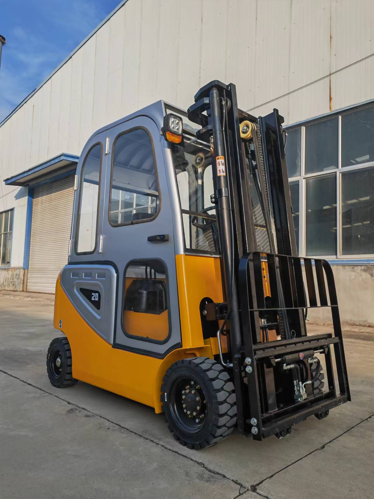 Empilhadeira el&eacute;trica 1.5T para venda